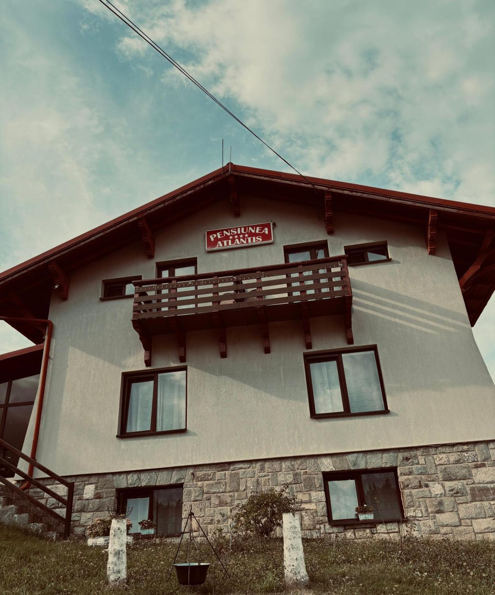 Pensiunea Atlantis Buşteni Esterno foto